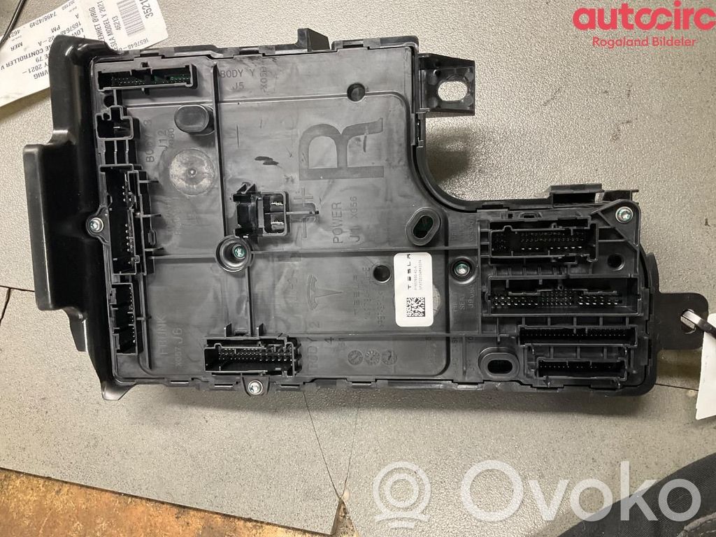 Tesla Model Y Kiti valdymo blokai/ moduliai 