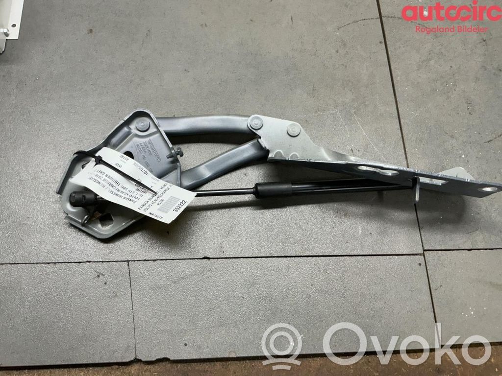 Volvo XC40 Konepellin saranat 