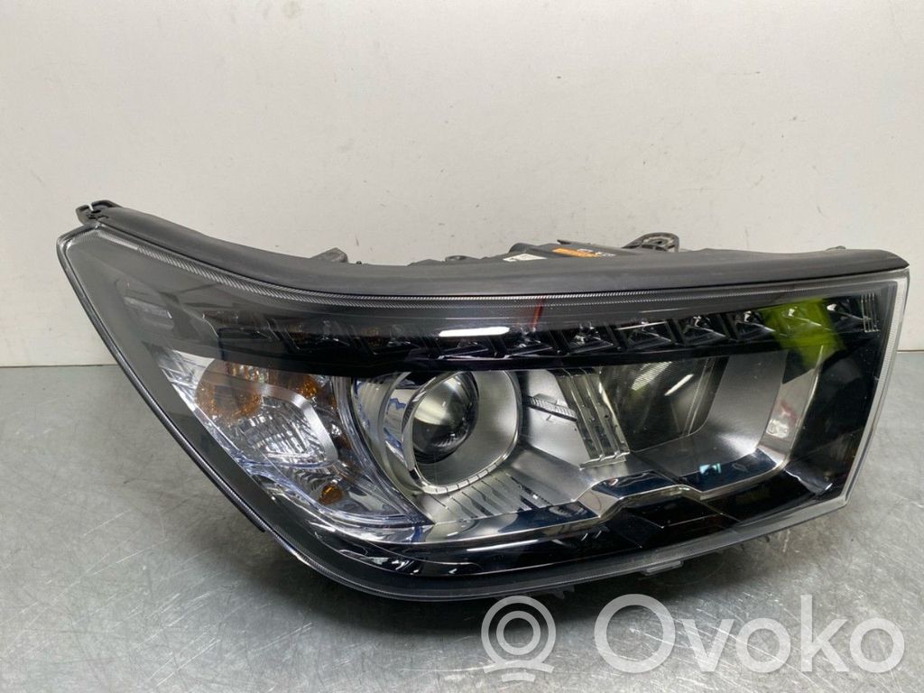 SsangYong Tivoli Lampa przednia 