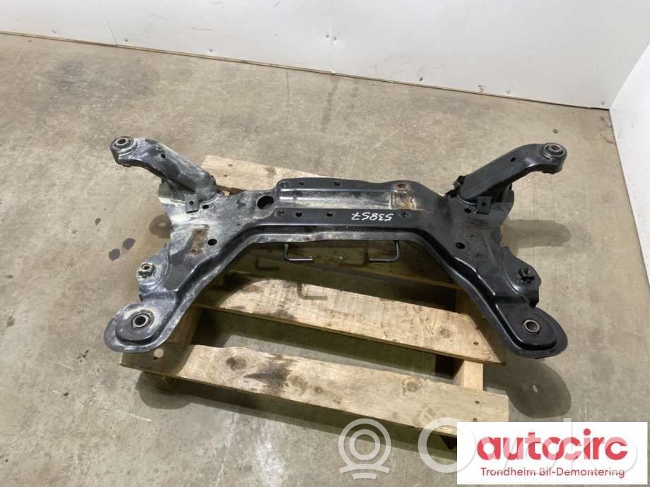 Hyundai Matrix Priekinis traversas 