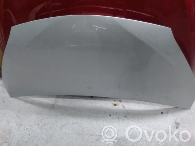 Toyota Verso-S Konepelti