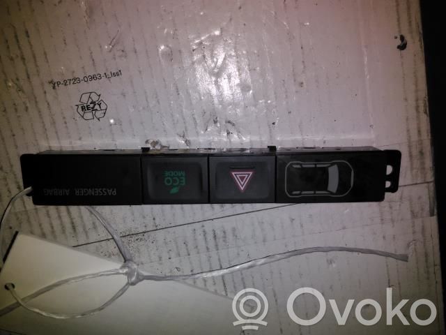 Comutator lumini pericol   8002B409,C68233,8002B409,C68233