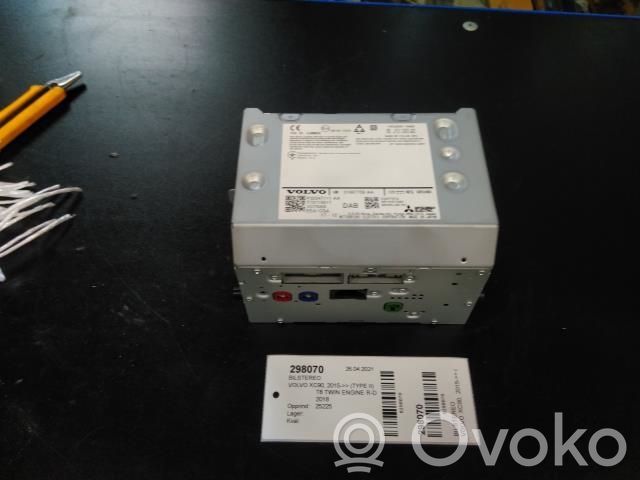 Volvo XC90 Panel / Radioodtwarzacz CD/DVD/GPS 