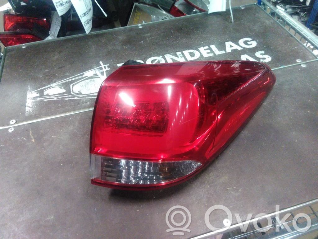 KIA Carens III Takavalot 