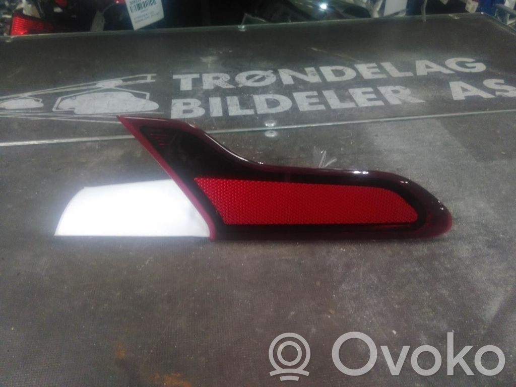 Moldura de la puerta trasera