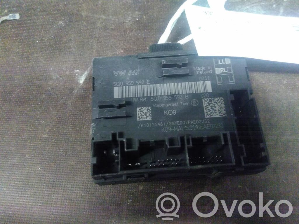 Unidad de control/módulo de la puerta   5Q0959592E,5Q0959592E