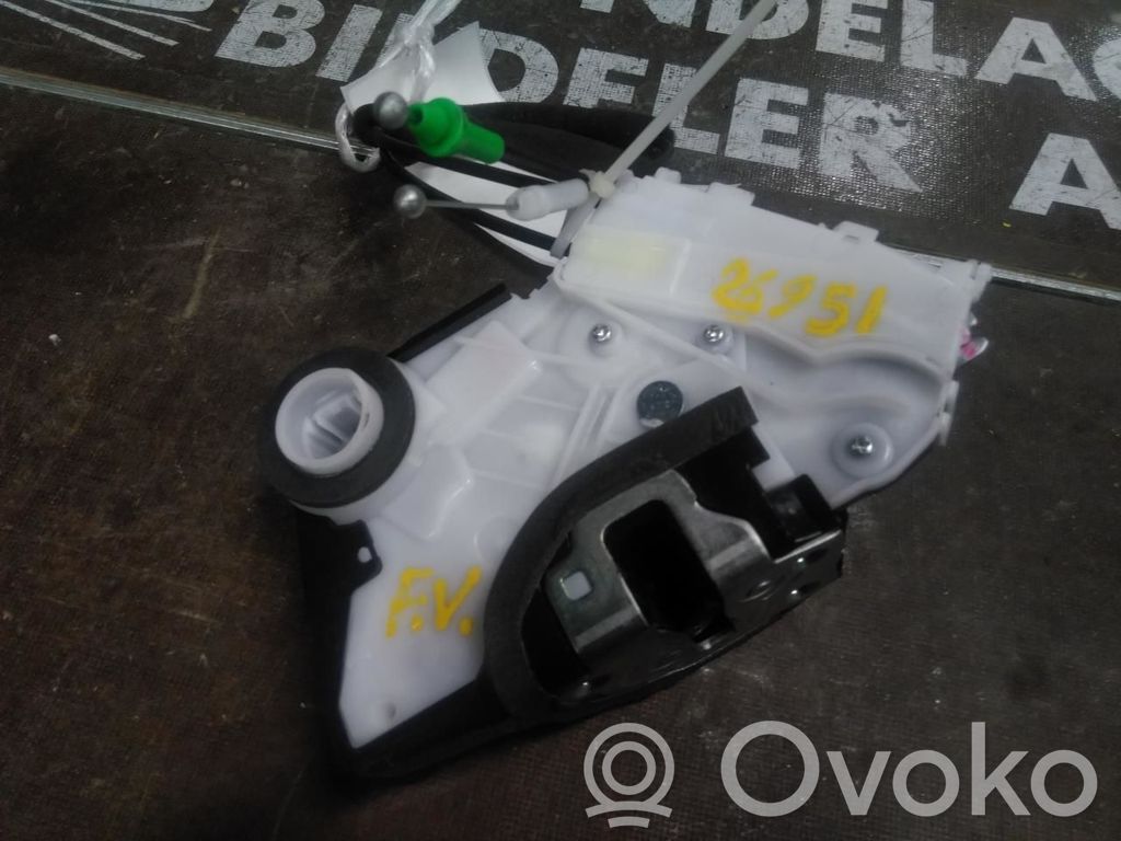 Toyota Prius (XW50) Zamek drzwi przednich 