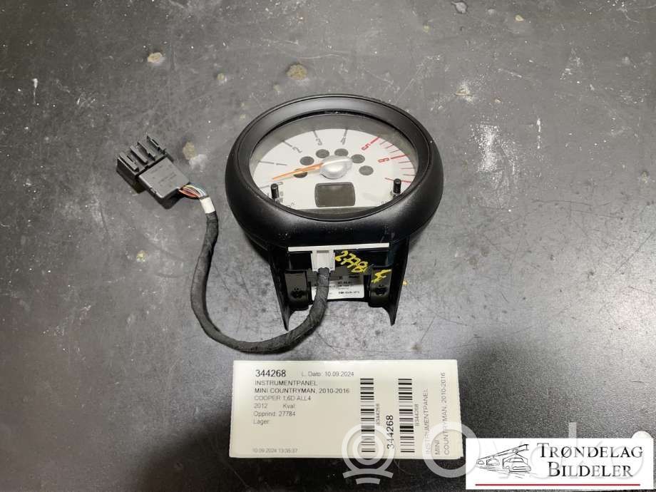 Mini Cooper Countryman R60 Speedometer (instrument cluster) 
