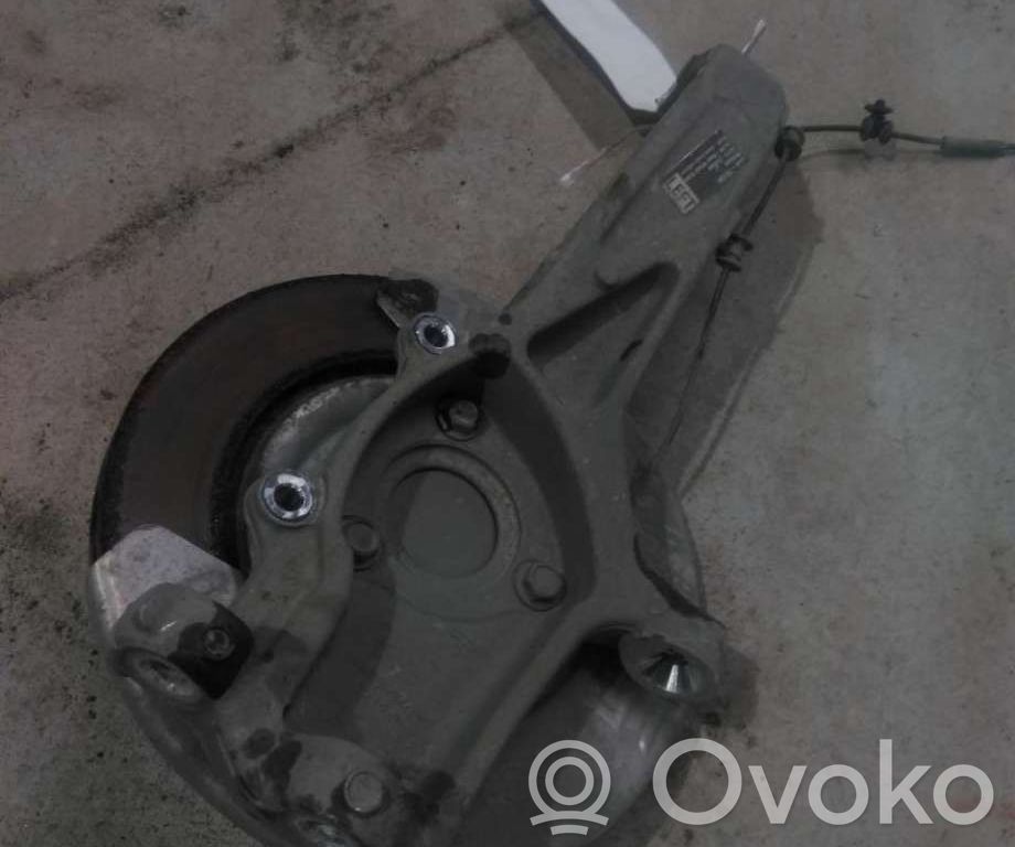 Front wheel hub spindle knuckle