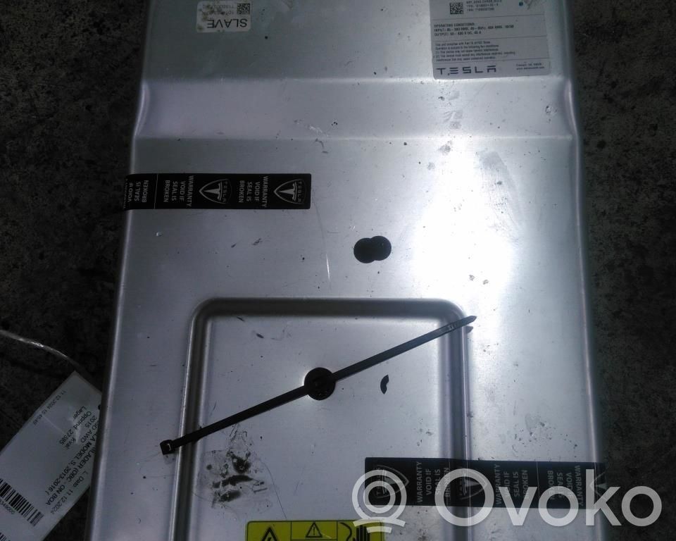 Tesla Model S Caricabatteria (opzionale) 