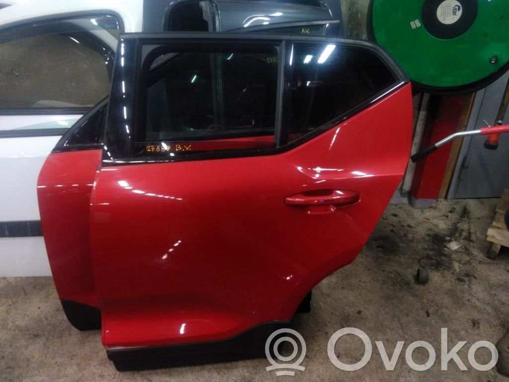 Volvo XC40 Galinės durys 