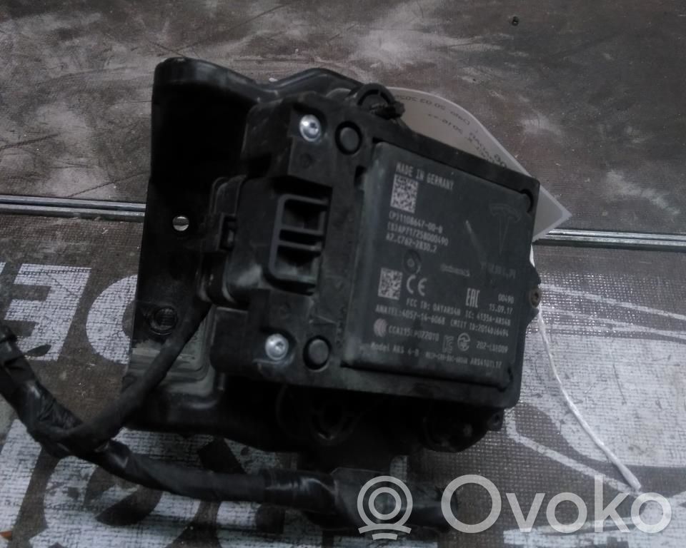 Sensor de radar Distronic   110864700B,110864700B