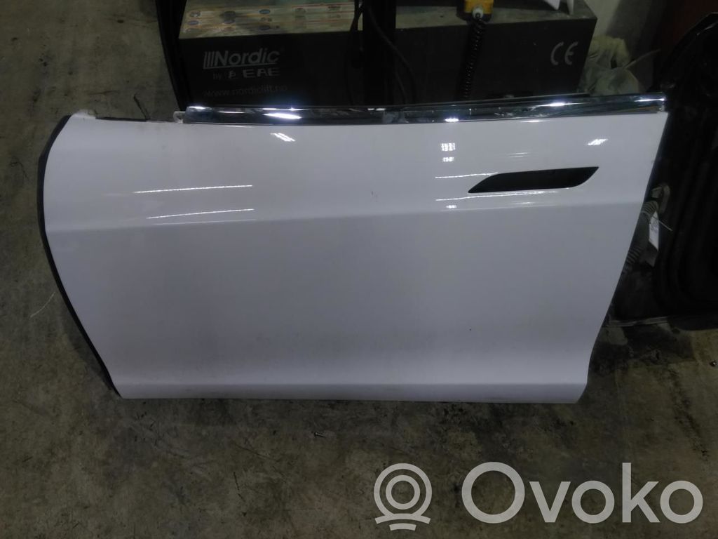 Tesla Model S Portiera anteriore