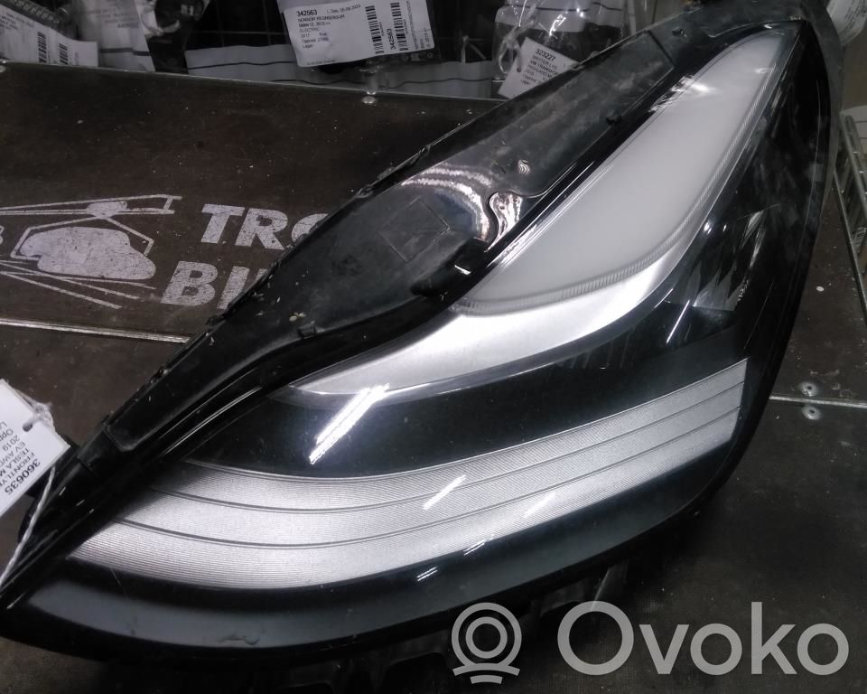 Tesla Model 3 Priekinis žibintas 