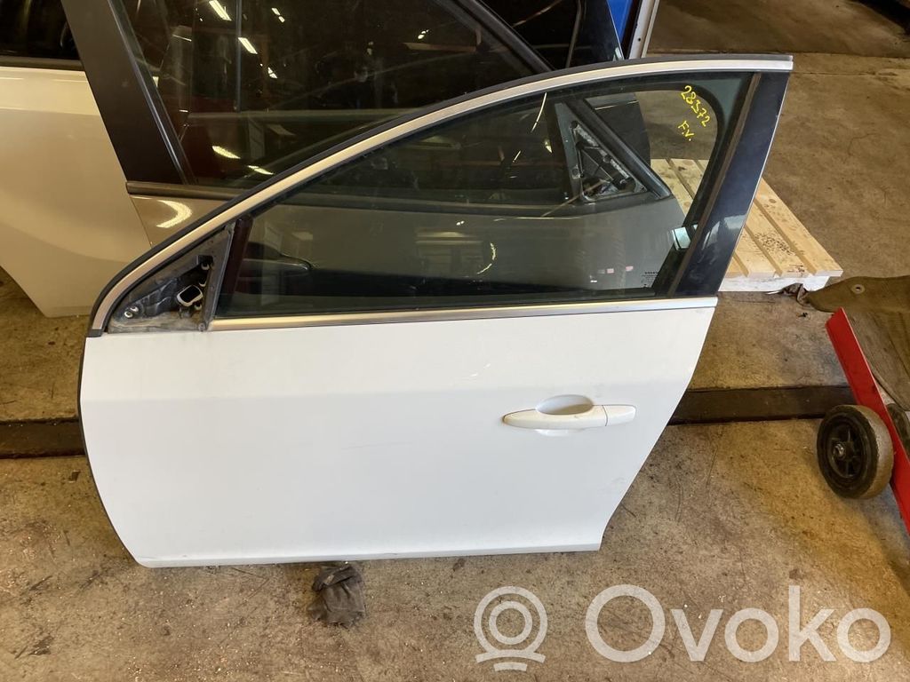 Volvo V60 Priekinės durys 
