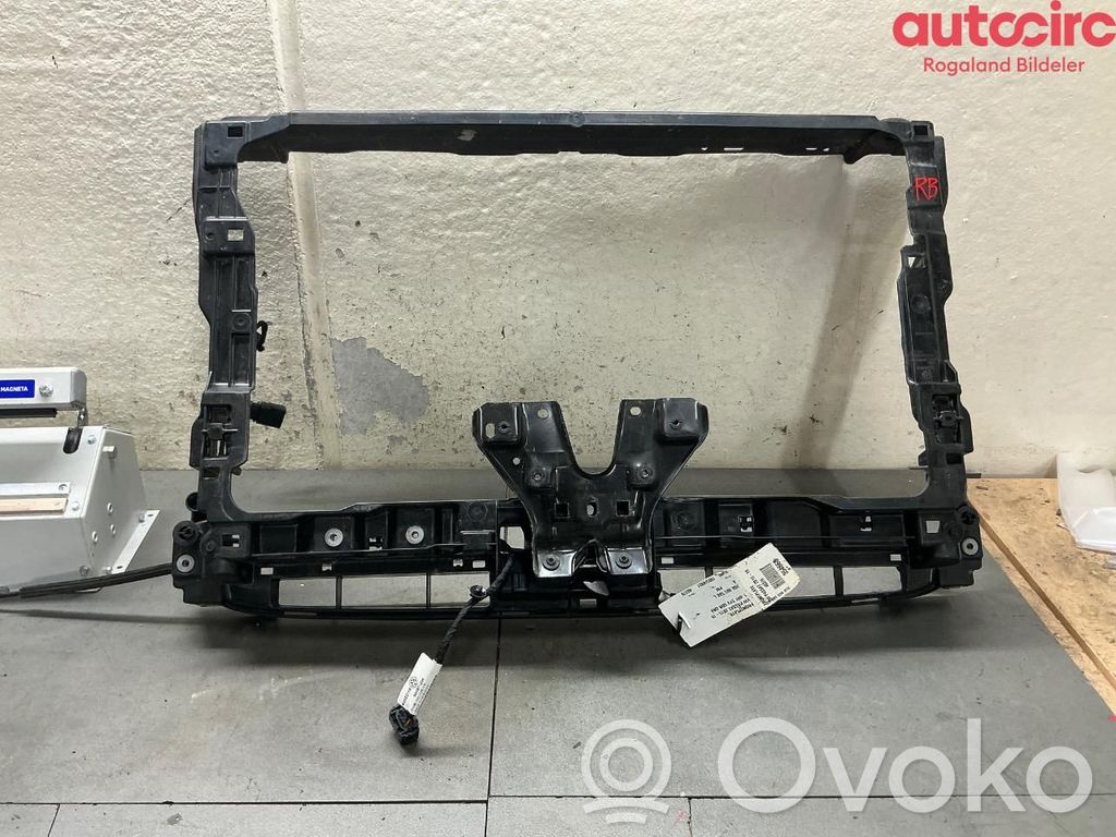 Volkswagen PASSAT B8 Pas przedni 