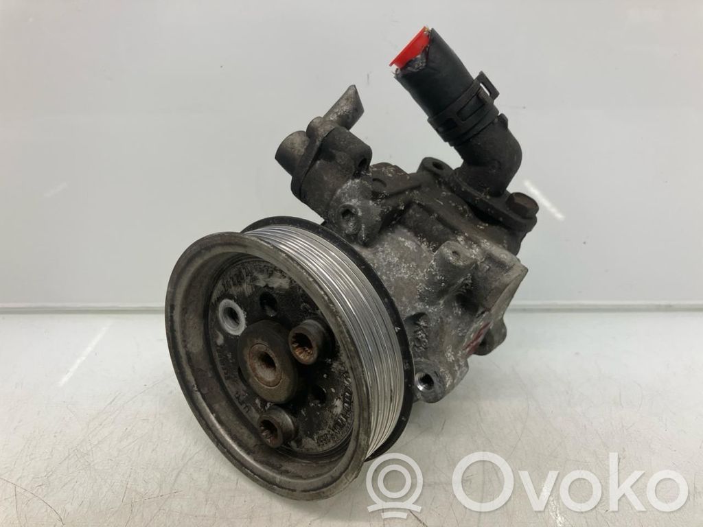 Volkswagen Amarok Ohjaustehostimen pumppu 