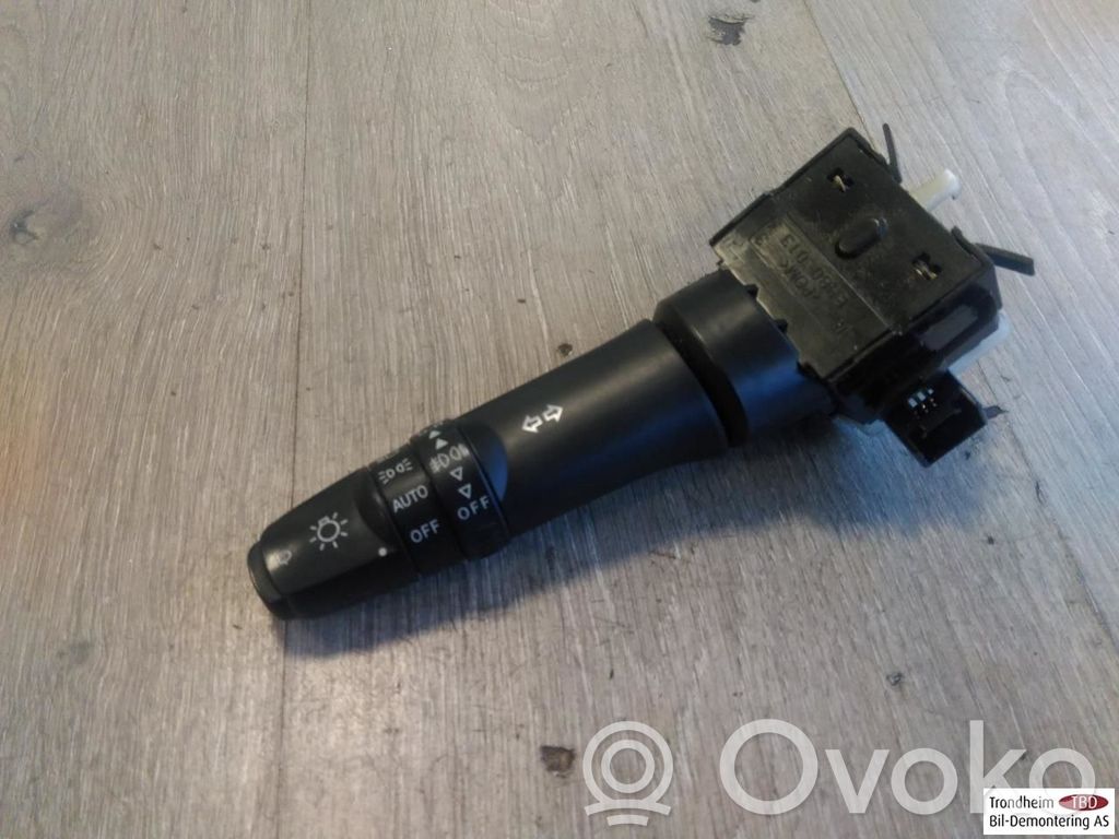 Mitsubishi Outlander Otros interruptores/perillas/selectores 