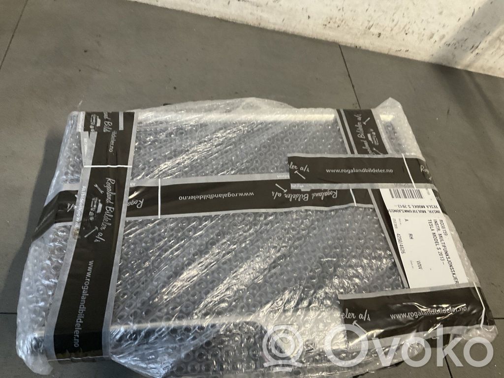 Tesla Model S Head unit multimedia control 
