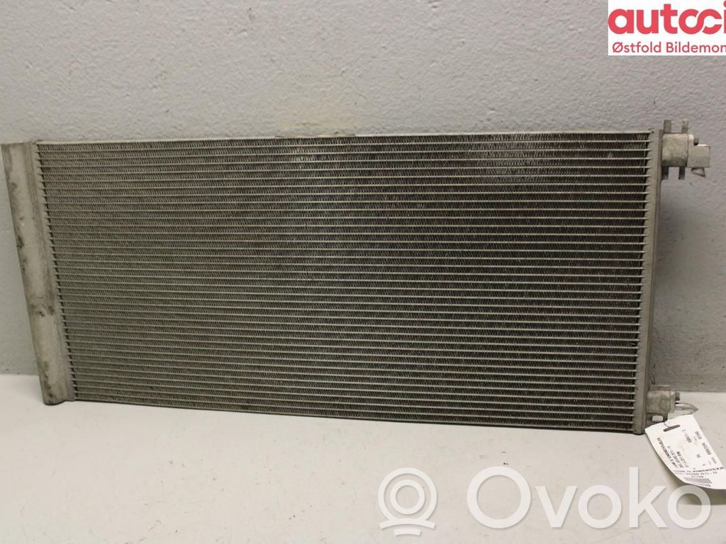 Opel Vivaro Radiator lichid răcire 