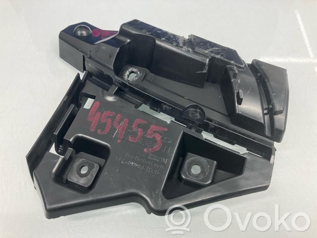 Volvo C30 Bumper support mounting bracket corner 