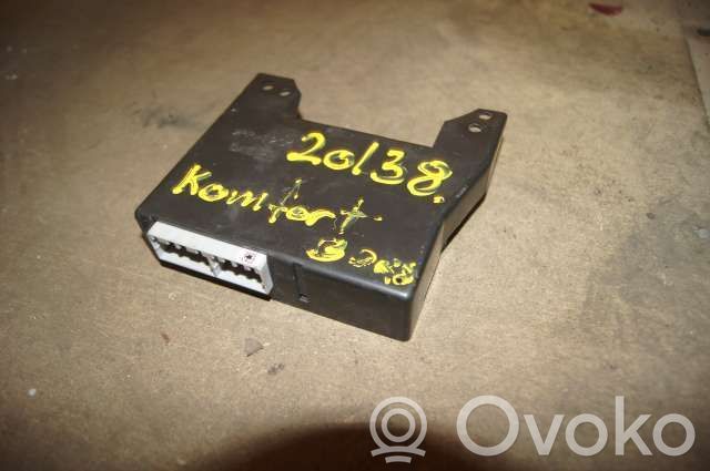 Nissan Primera Korin keskiosan ohjainlaite 