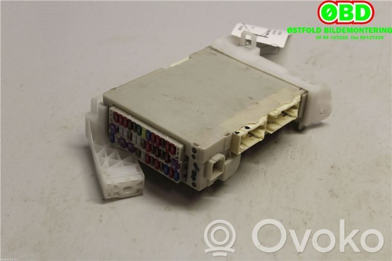 Toyota Prius+ (ZVW40) Boîte à fusibles