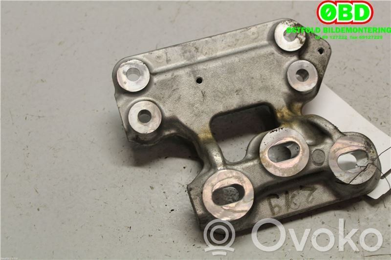 Peugeot Partner Engine mount bracket 