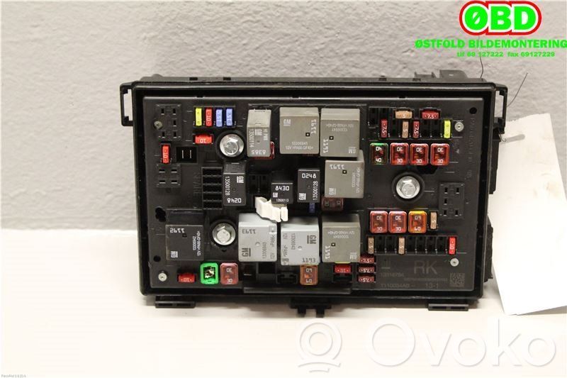 Opel Astra J Juego de caja de fusibles 