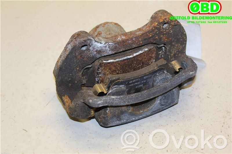 Opel Insignia A Zacisk hamulcowy przedni 