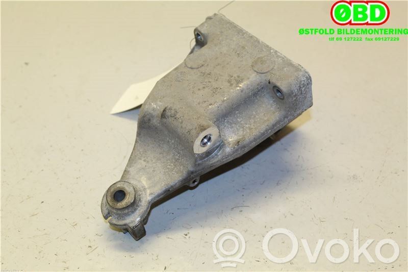 Mercedes-Benz E W212 Supporto di montaggio del motore