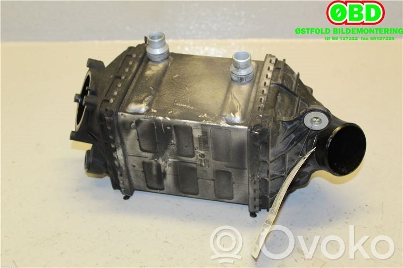 BMW 5 F10 F11 Chłodnica powietrza doładowującego / Intercooler 