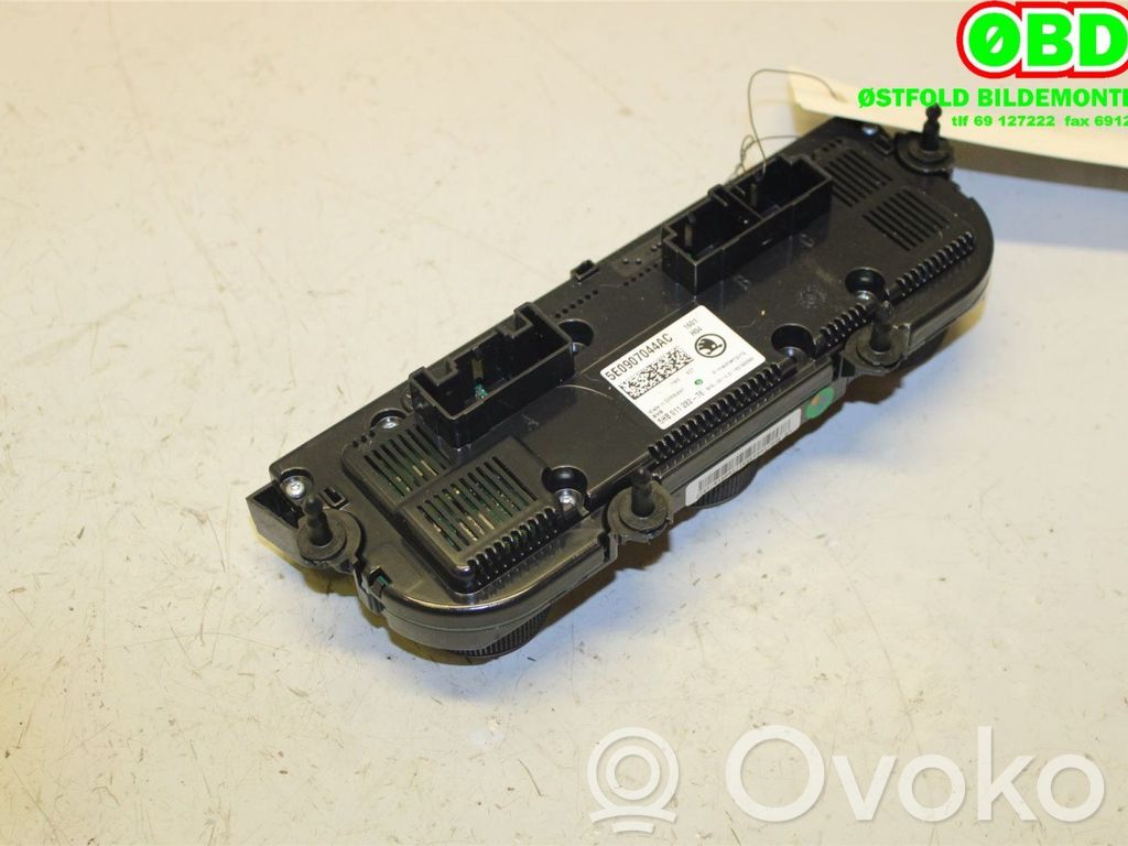 Skoda Octavia Mk3 (5E) Climate control/heater control trim 