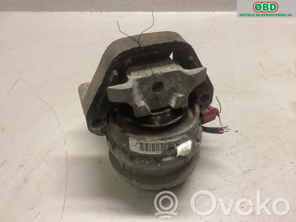 Audi A7 S7 4G Engine mount bracket 