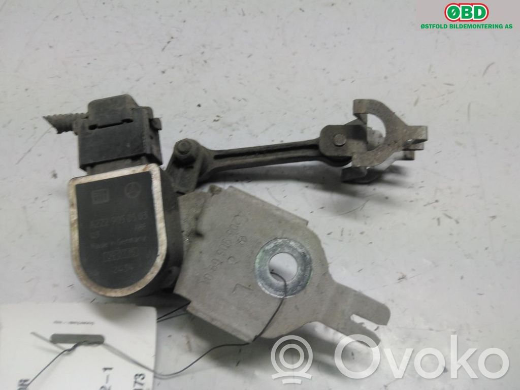 Mercedes-Benz C W205 Senzor înălțime suspensie față pneumatică 