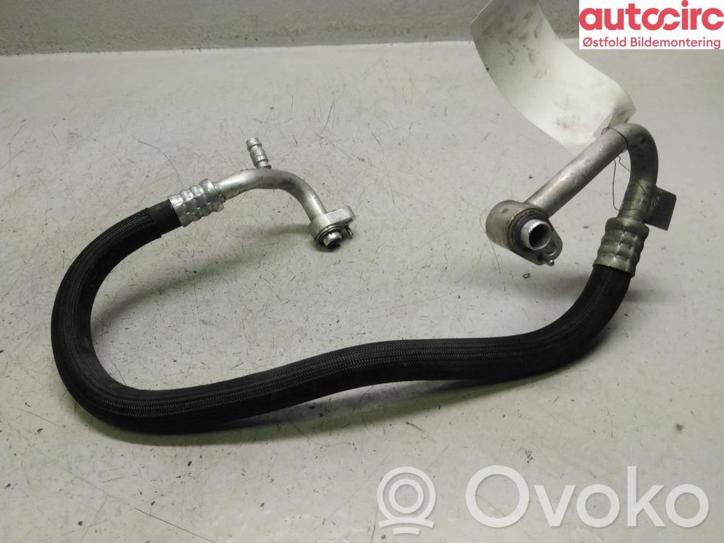 BMW X7 G07 Ilmastointilaitteen putki (A/C) 