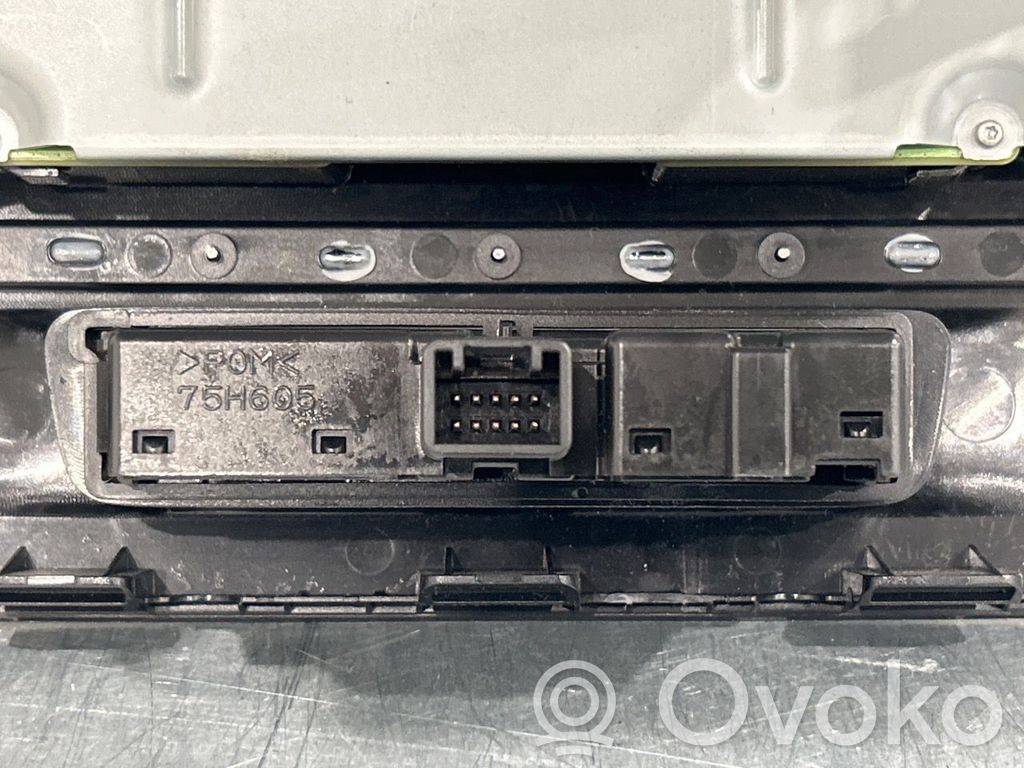 Suzuki Vitara (LY) Panel / Radioodtwarzacz CD/DVD/GPS 