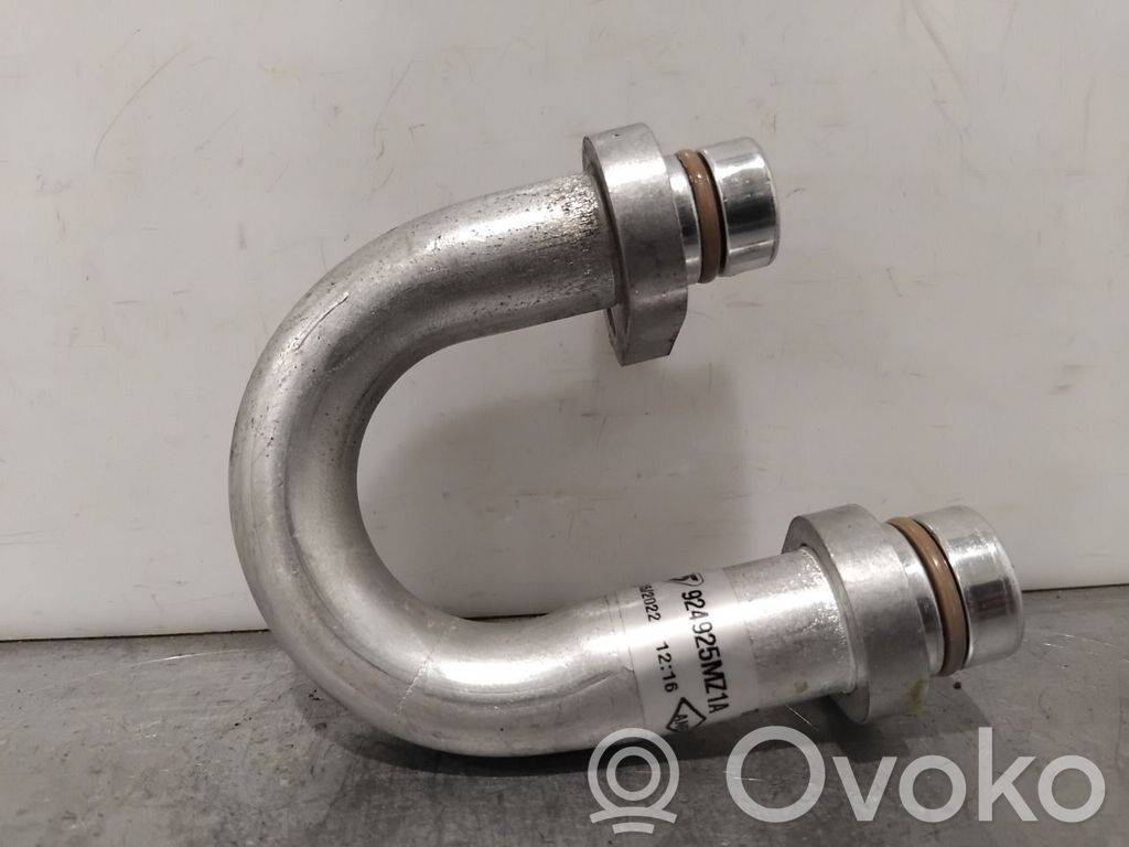 Renault Megane IV Ilmastointilaitteen putki (A/C) 