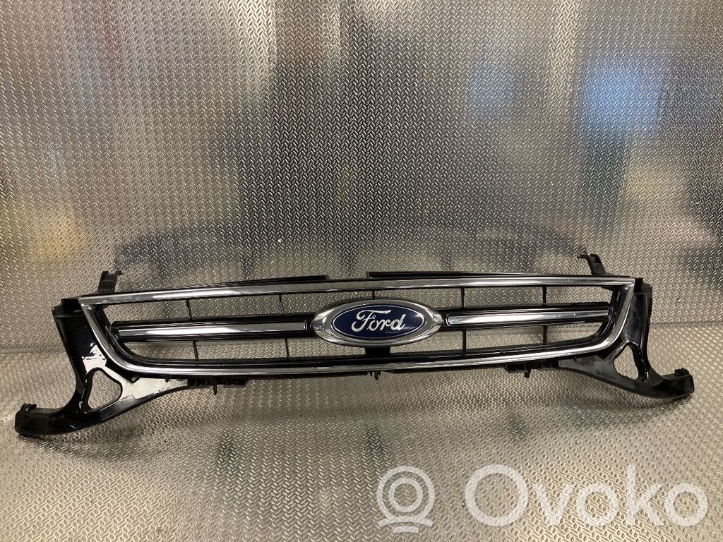 Ford Mondeo MK IV Etusäleikkö 