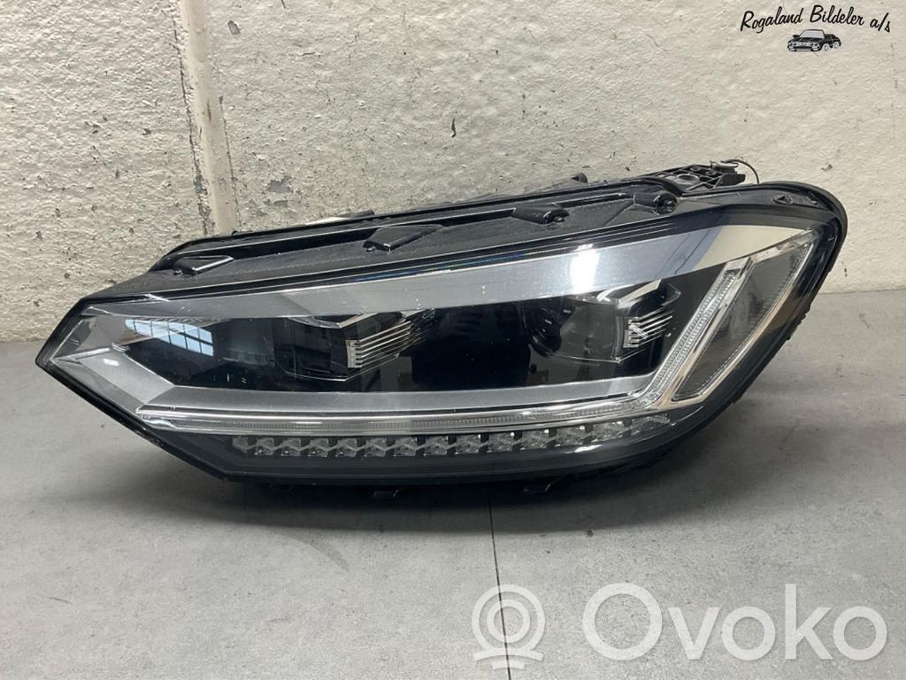 Volkswagen Touran III Far