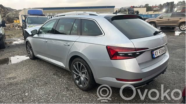 Skoda Superb B8 (3V) Eje trasero 