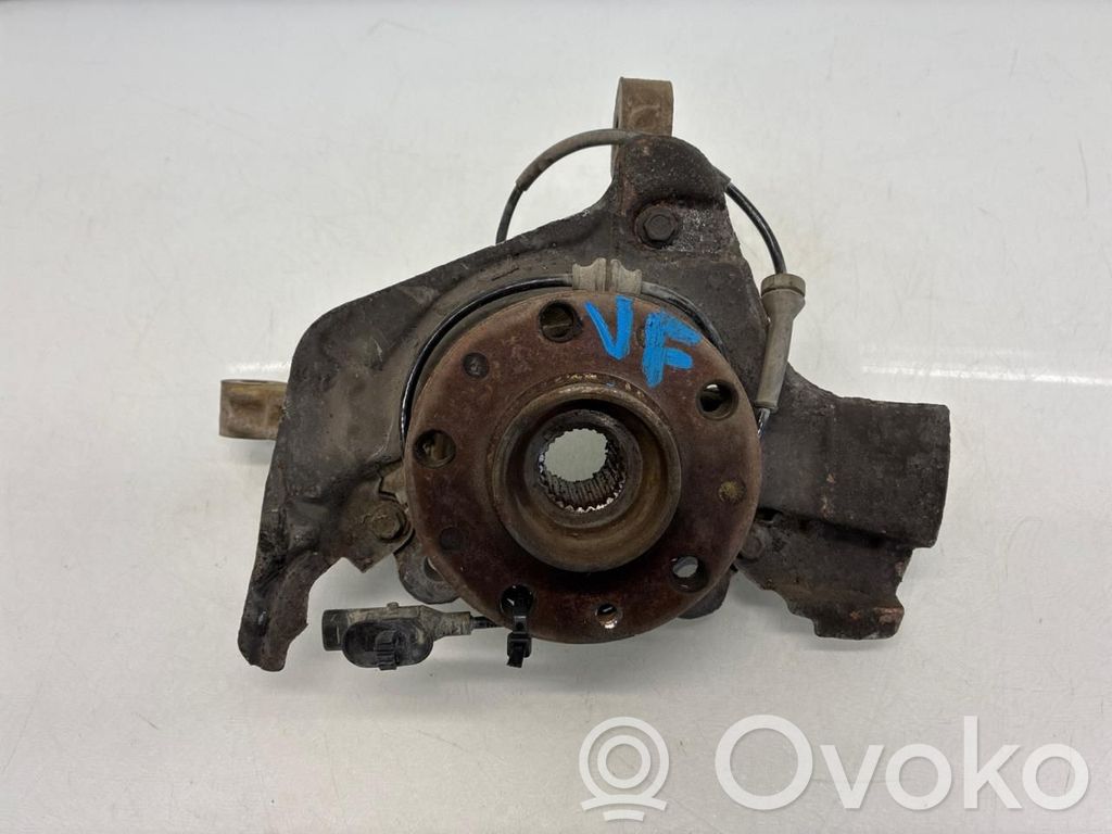 Opel Combo D Zwrotnica koła przedniego 