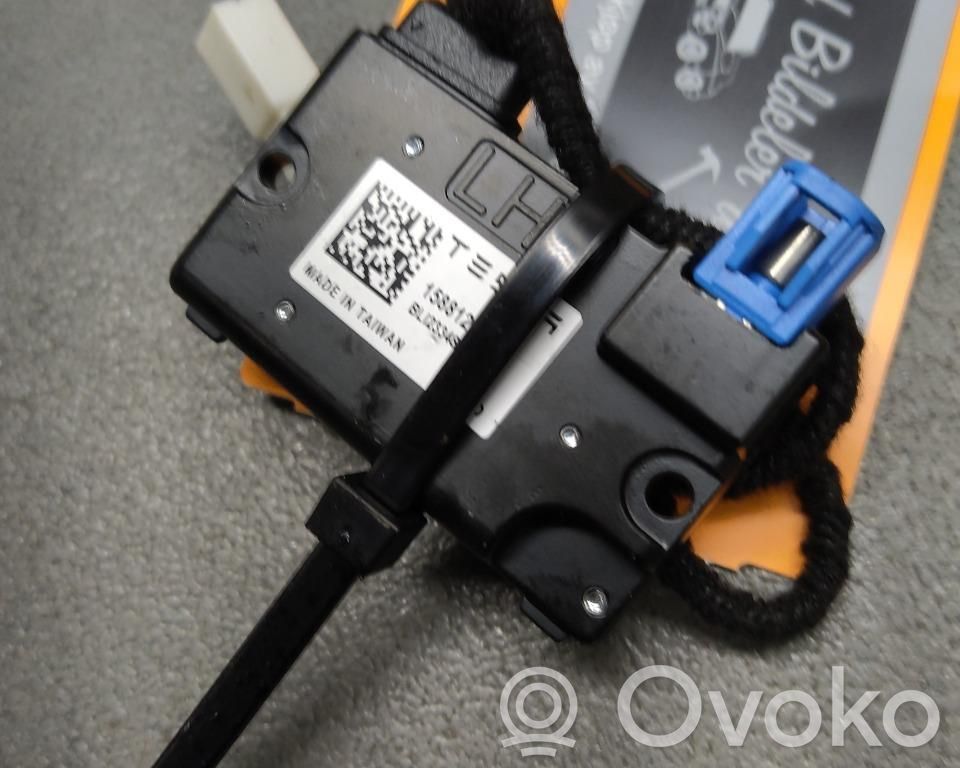 Tesla Model Y Windshield/windscreen camera 