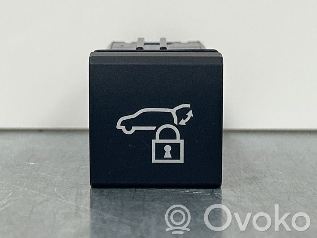 Toyota bZ4X Interrupteur d'ouverture de coffre