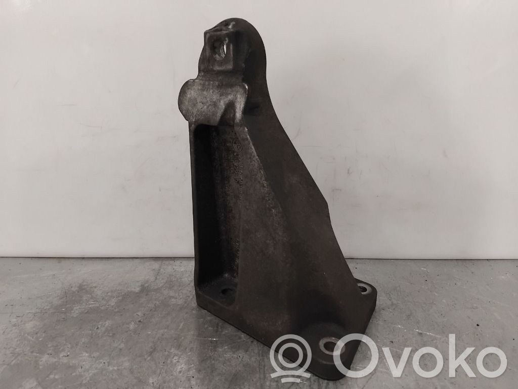 BMW 3 E90 E91 Engine mount bracket 