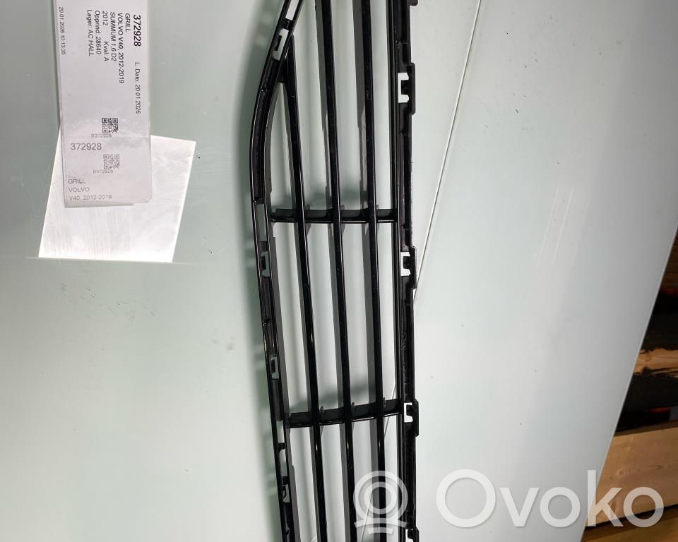 Volvo V40 Grilă față 