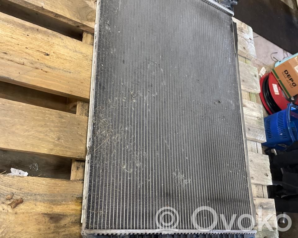 Volvo V40 Radiatore di raffreddamento 