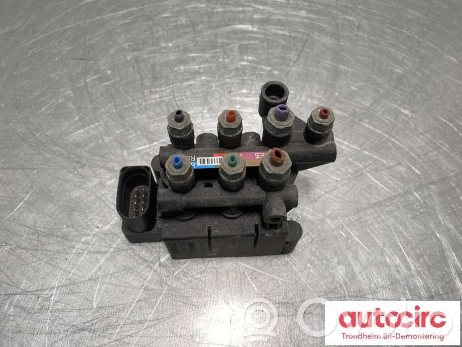 Porsche Taycan 9J1 Bloc supape suspensie pneumatică 