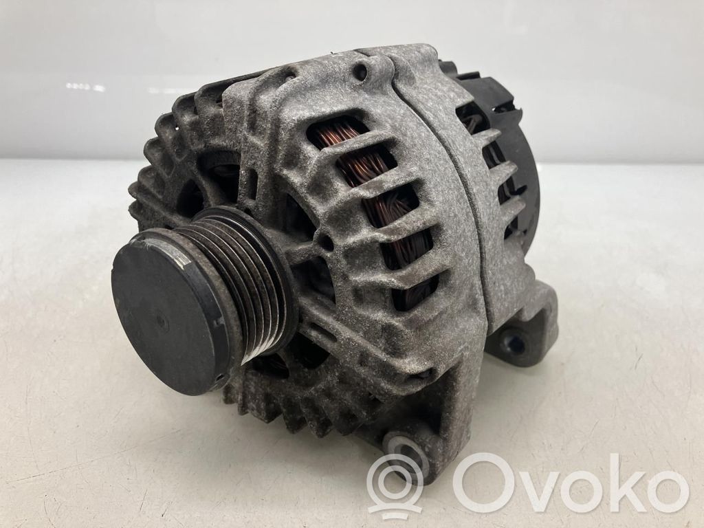 BMW 3 F30 F35 F31 Generatorius 