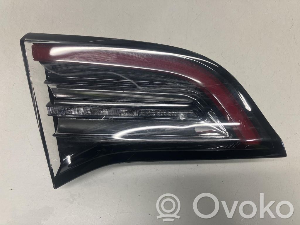 Tesla Model 3 Takavalot 